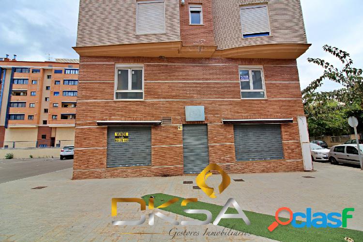 Local comercial en alquiler con licencia y terraza, zona