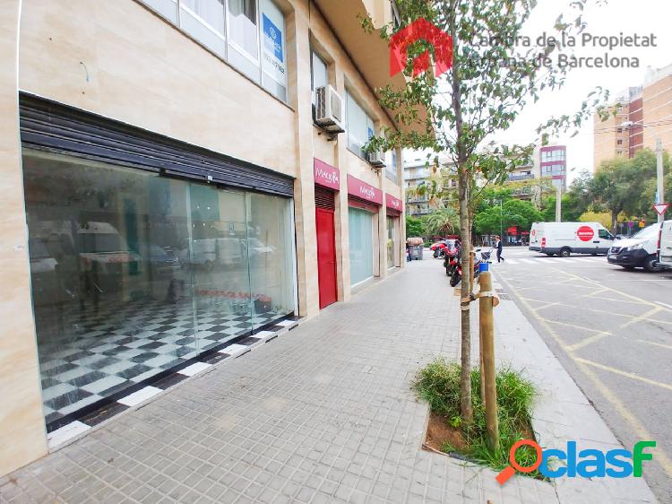 Local comercial junto al Mercado de Les Corts.