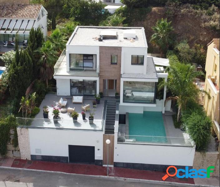 Lujosa villa moderna y de estilo ibicenco ubicada en