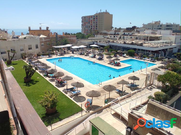 PISO CON VISTAS AL MAR Y A LA PISCINA EN NOGALERA