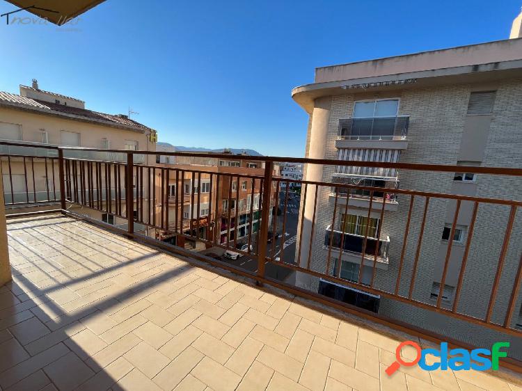 PISO C\xc3\x89NTRICO CON GRAN TERRAZA EN HOSPITALET DE