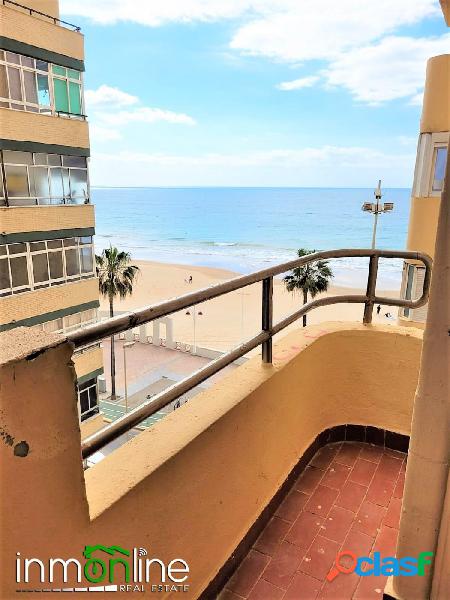 PISO EN 1\xc2\xaa LINEA DE PLAYA CON VISTAS AL MAR