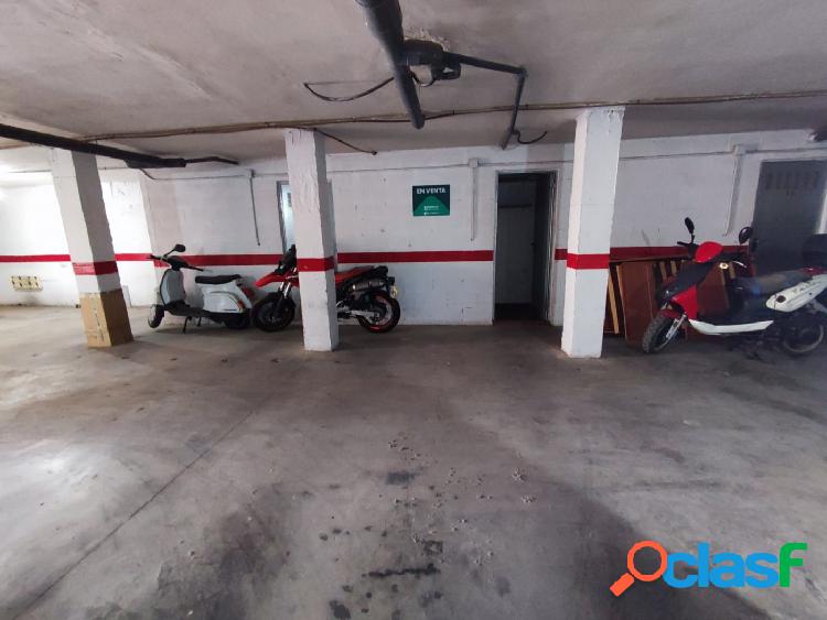 PLAZA DE PARKING EN LORA DEL RIO