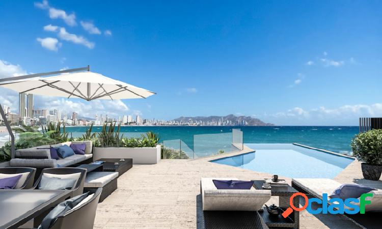 PRIMERA L\xc3\x8dNEA DE PLAYA EN BENIDORM Y CON PISCINA