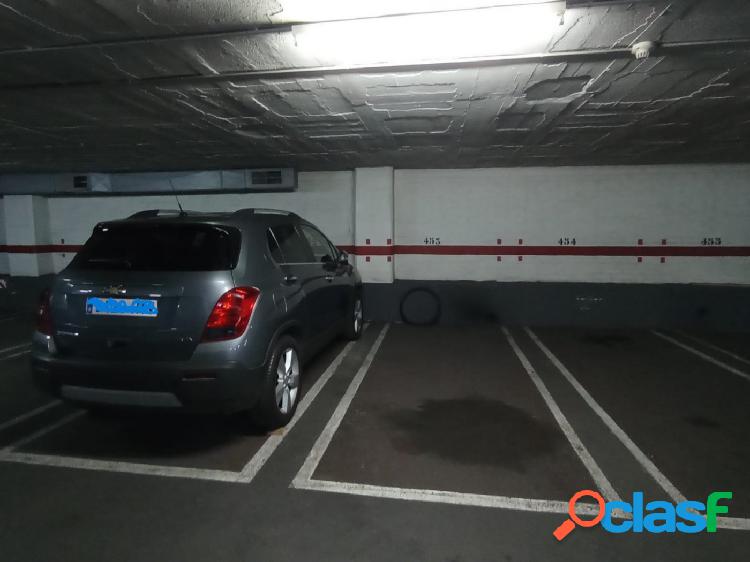 Parking en venta en Calle Montseny