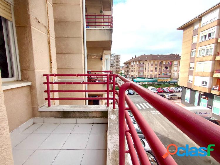 Piso con terraza, trastero y ascensor en Malia\xc3\xb1o