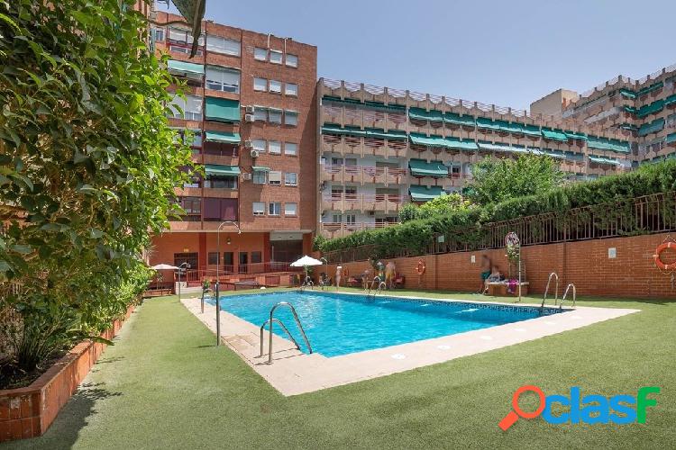 Piso de 3 dormitorios, con plaza de garaje, en Nuestra