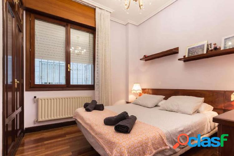 Piso de 3 dormitorios en alquiler en Bilbao
