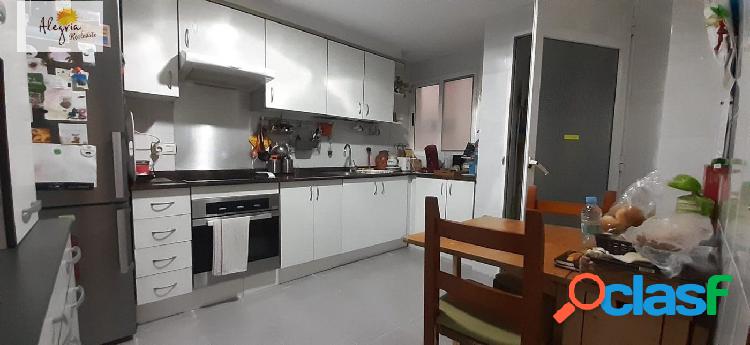 Piso en venta de 4 dormitorios en Mont-Olivet