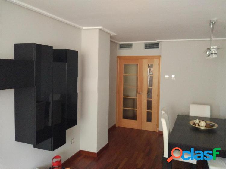 Piso en venta en Calle Lagos de Coronas, 47, Oliver