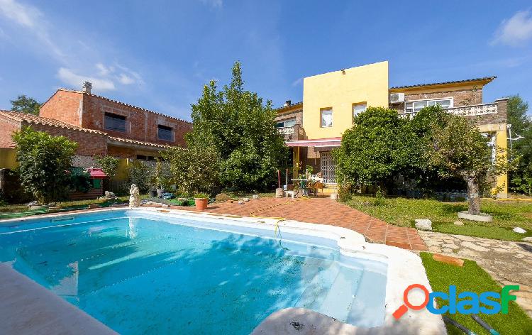 Preciosa casa + Comercio en Figueres Aninyonet de