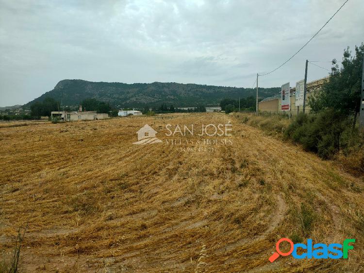 SE VENDE PARCELA RUSTICA ZONA ALCANA EN ASPE