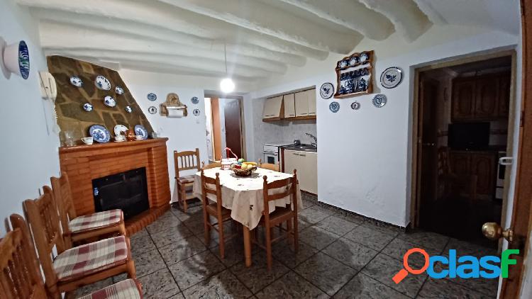 SE VENDE PRECIOSA CASA EN ABRUCENA