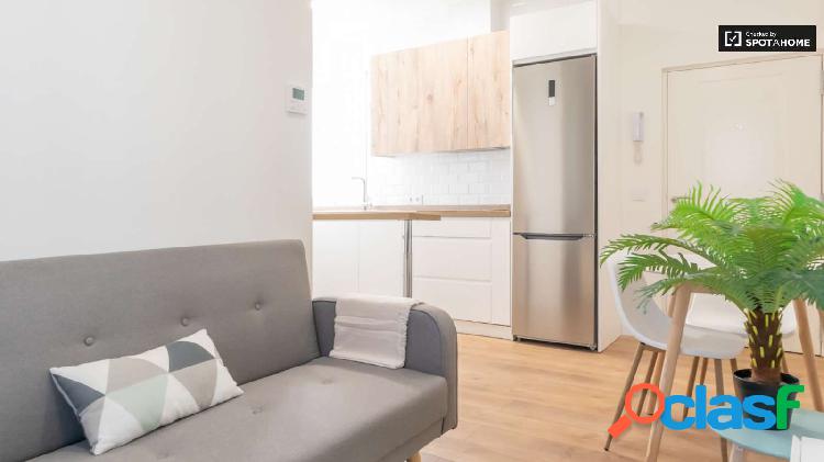 Se alquila apartamento de 2 dormitorios en San Isidro