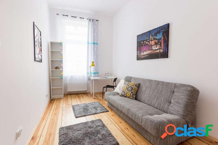 Se alquila habitaci\xc3\xb3n en una residencia en Poznan