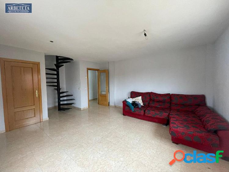 Se vende duplex de 2 dormitorios en Cabanillas del Campo,