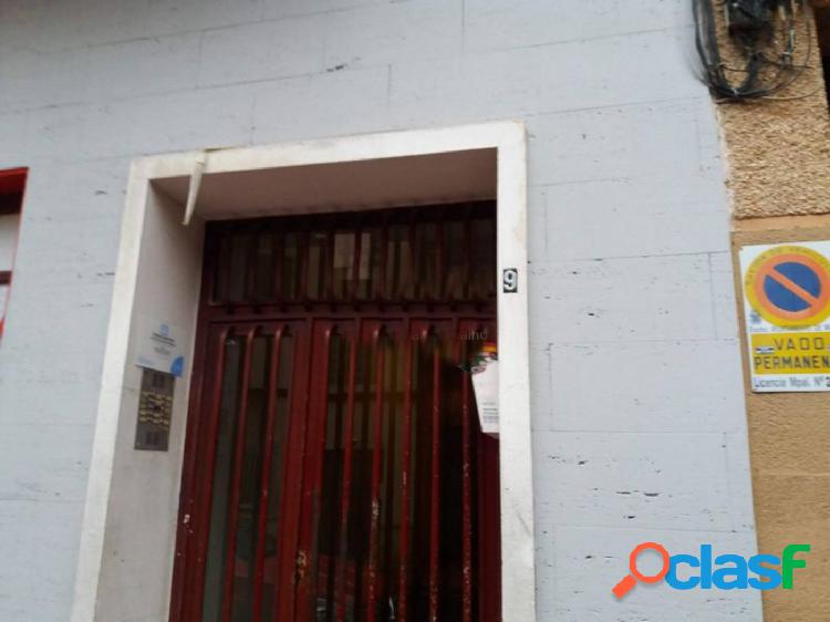 Se vende piso de 3 dormitorios en Cabezo de Torres.
