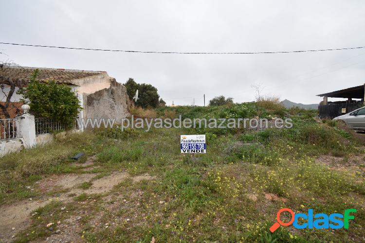 TRES TERRENOS, UNO CON CASA DERRUIDA, ACCESIBLES A LUZ Y