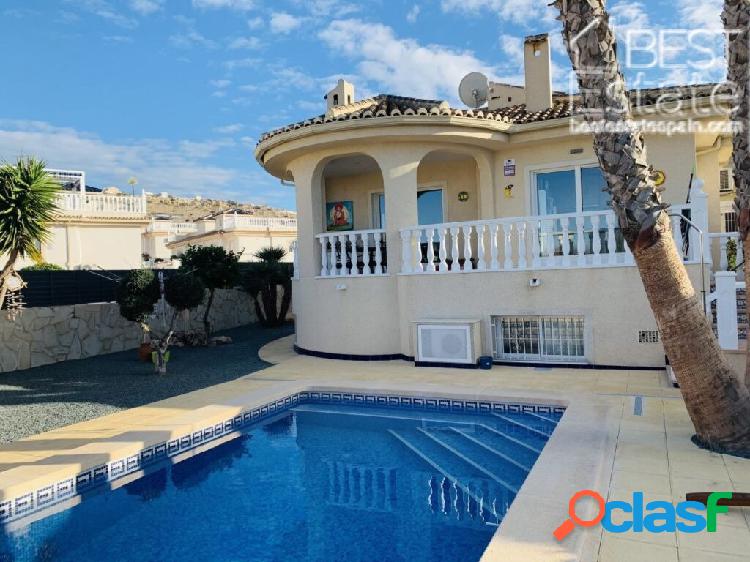 VILLA CON 4 DORMITORIOS EN BENIJOFAR - ZONA BENIMAR