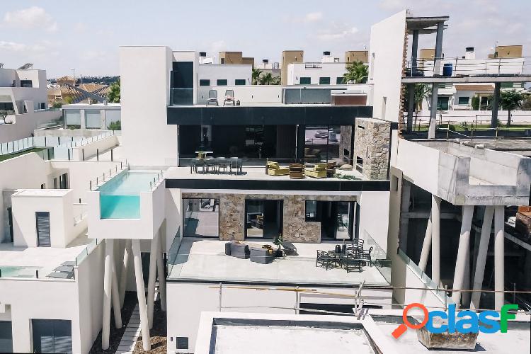 VILLA DE DISE\xc3\x91O JUNTO AL MAR