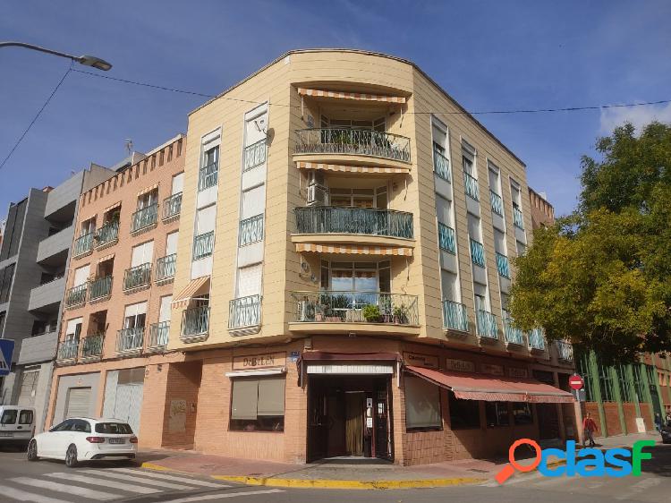 VIVIENDA DE 4 DORMITORIOS CON UNA UBICACION EXCELENTE EN