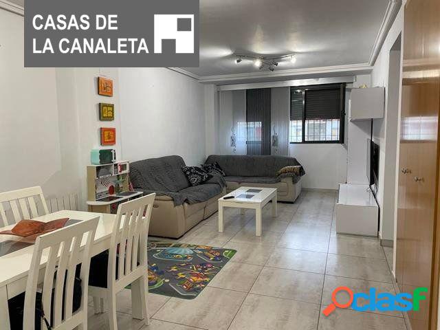 VIVIENDA EN ALQUILER EN AYORA, BIEN COMUNICADA