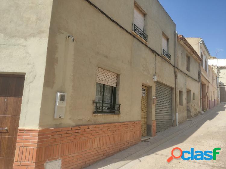 VIVIENDA UNIFAMILIAR CON PATIO EN EL CENTRO DE MONTEALEGRE