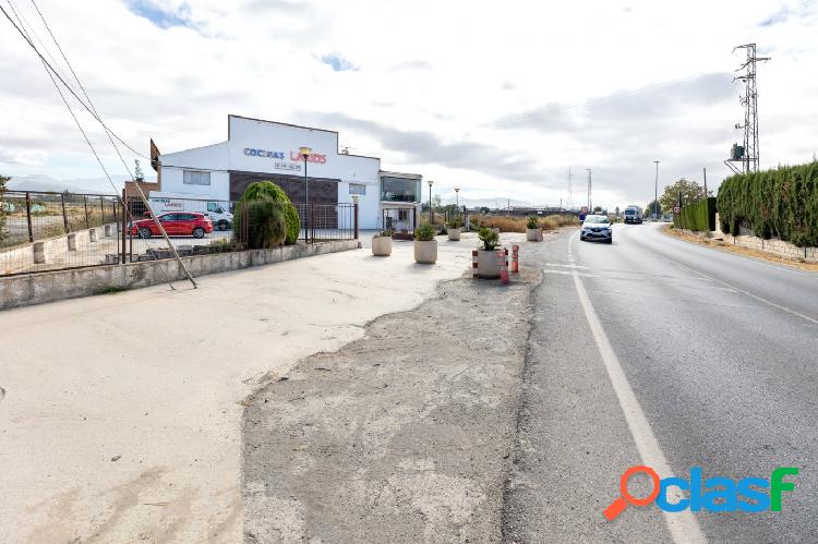 Venta de nave industrial de 1200 m2 + vivienda de 80 m2 +