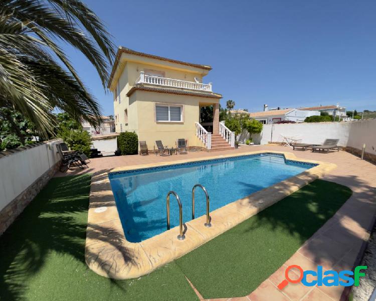 Villa con piscina privada en Benijofar