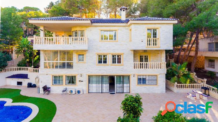 Villa con piscina privada en La Zenia