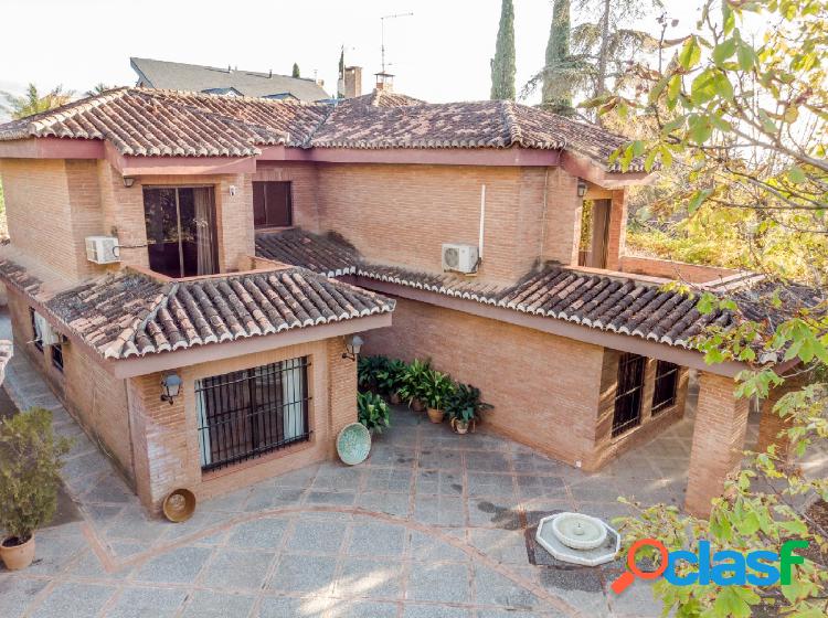 chalet independiente con la mejor parcela en la prestigiosa
