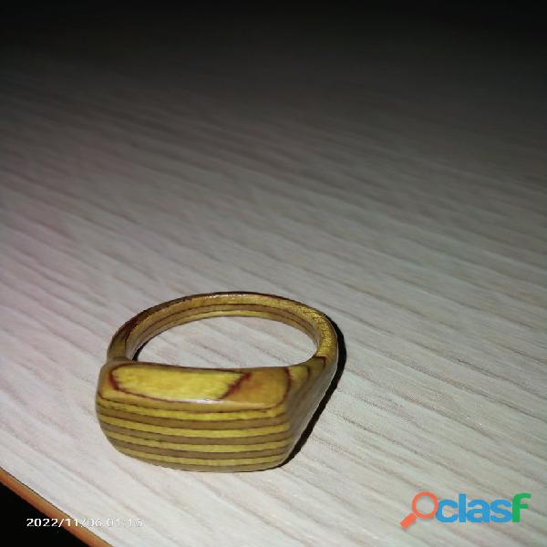 Anillo de madera 5 €