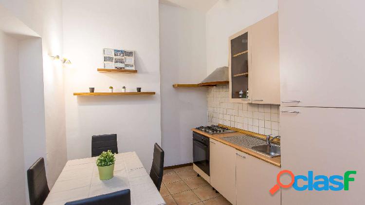 Apartamento de 4 habitaciones en alquiler en Florencia