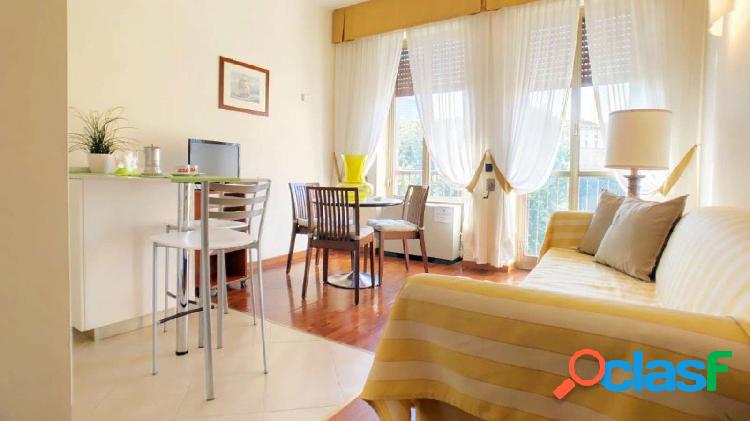 Apartamento luminoso todo incluido en alquiler cerca de