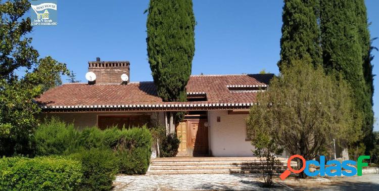 CHALET EN URBANIZACION CORTIJO DEL AIRE