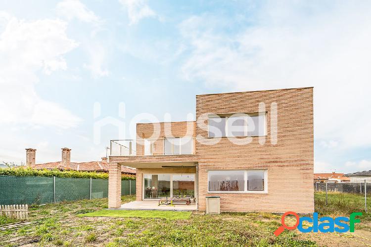 Casa en venta de 356 m² Calle de la Zanfoña, 47170 Renedo