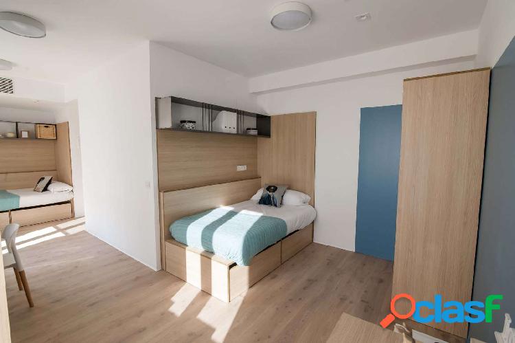 Habitaci\xc3\xb3n doble con terraza en alquiler en