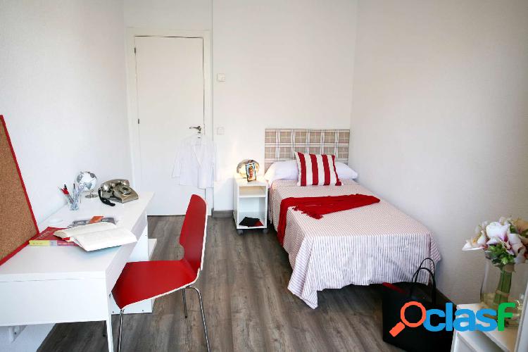 Habitaci\xc3\xb3n en residencia de estudiantes en Moncloa,