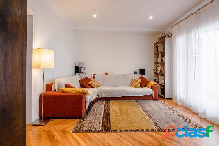 Junto a Mandri cerca del parque piso de 5 habitaciones