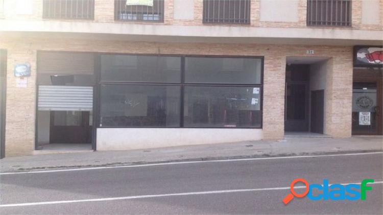 Local comercial de 224 m2 a la venta en Camarena (Toledo)