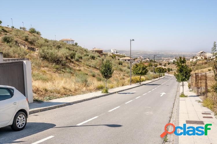 Parcela en venta en Altos de la Zubia