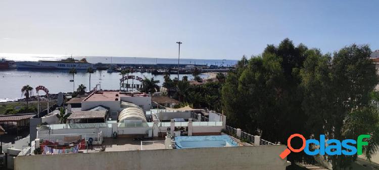 Piso con vistas al mar en venta en Los Cristianos Arona