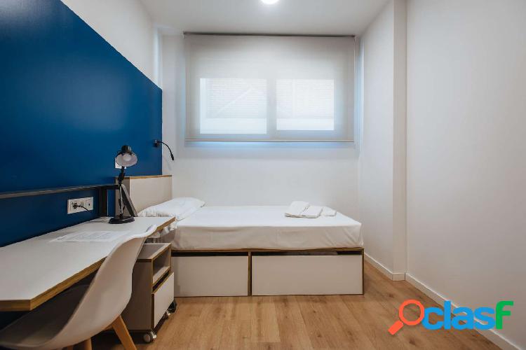 Se alquila habitaci\xc3\xb3n cerca de Campus Reina Mercedes,