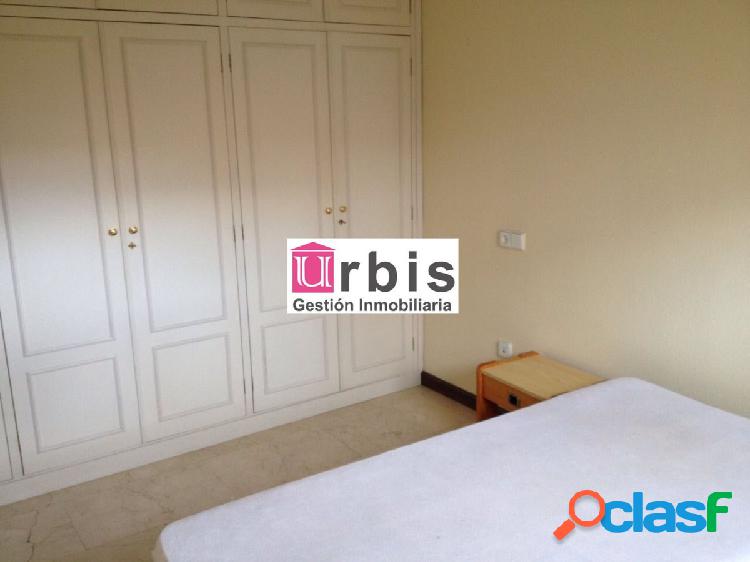 Urbis te ofrece un apartamento en alquiler en el Centro.