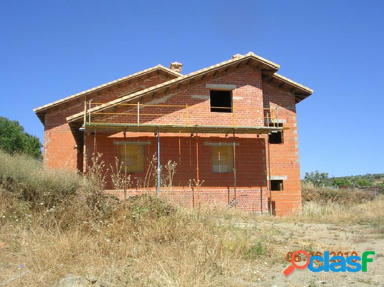 VENTA DE CHALET CON GRAN PARCELA