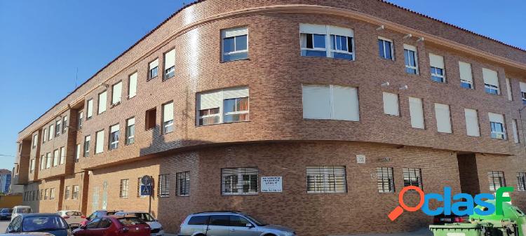 VIVIENDA CON GARAJE Y TRASTERO EN ZONA TOMBATOSALS