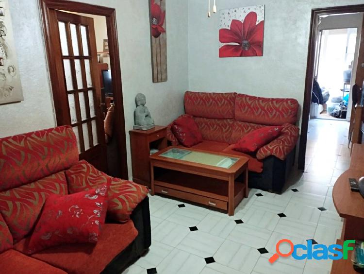 VIVIENDA EN RESCATADO CON PATIO DE USO PRIVADO