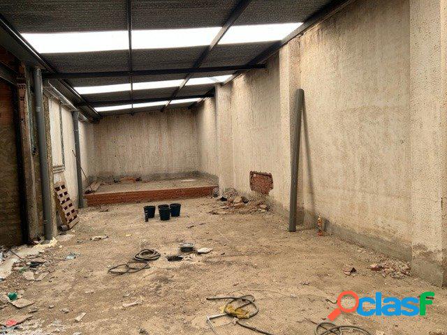 Venta local en Beniaj\xc3\xa1n, 106 m2. + 68m2 de patio