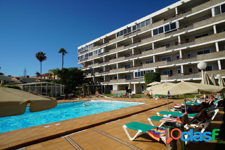 Apartamento con terraza y piscina en Playa del