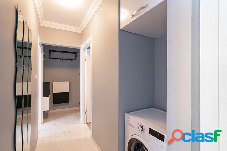 Apartamento tipo estudio en alquiler en Estambul con entrada